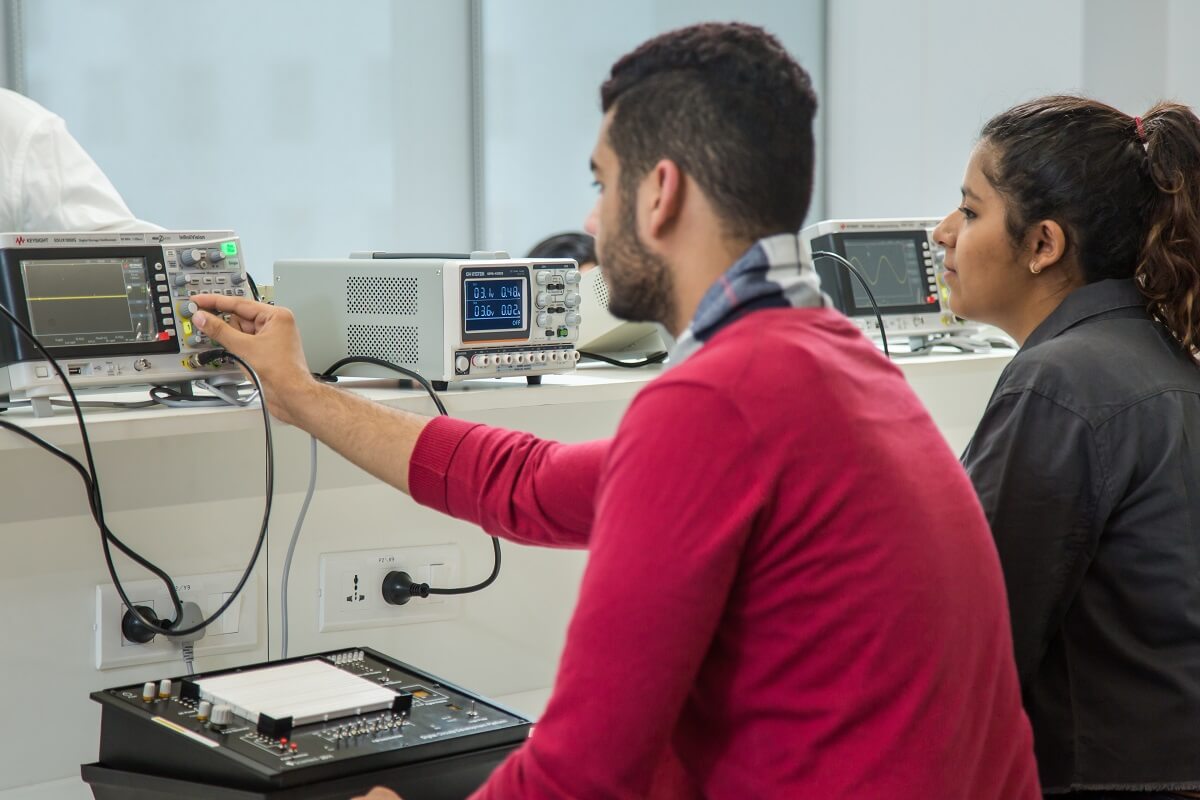 Electronics & Communication Engineering Lab